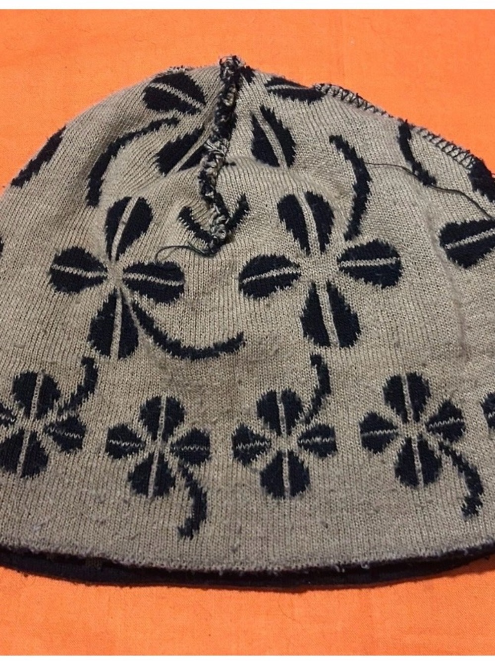 Vintage CHANEL-CLOVER~ CC~ LOGO BEANIE - HAT - CAP - Picture 4 of 9